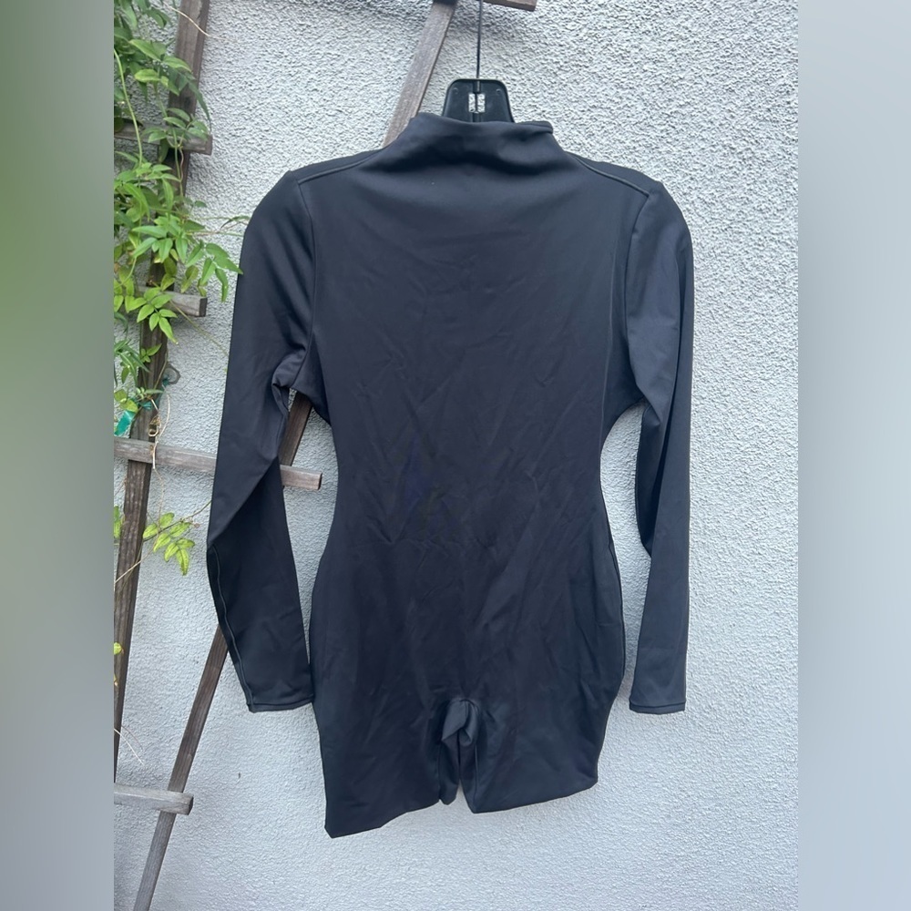 SKIMS ALL IN ONE LONG SLEEVE MID THIGH BODYSUIT ONESIE IN ONYX NWT! - Picture 6 of 11